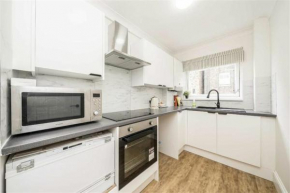 Bright Newly Refurbished Apartment
